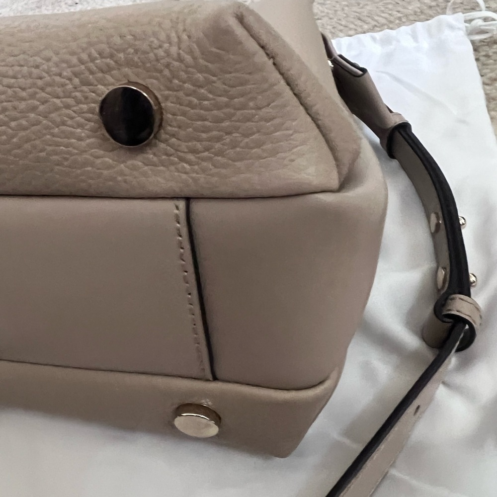 Michael Kors Tan Satchel with Double Handles and Detachable Strap - Picture 6 of 11